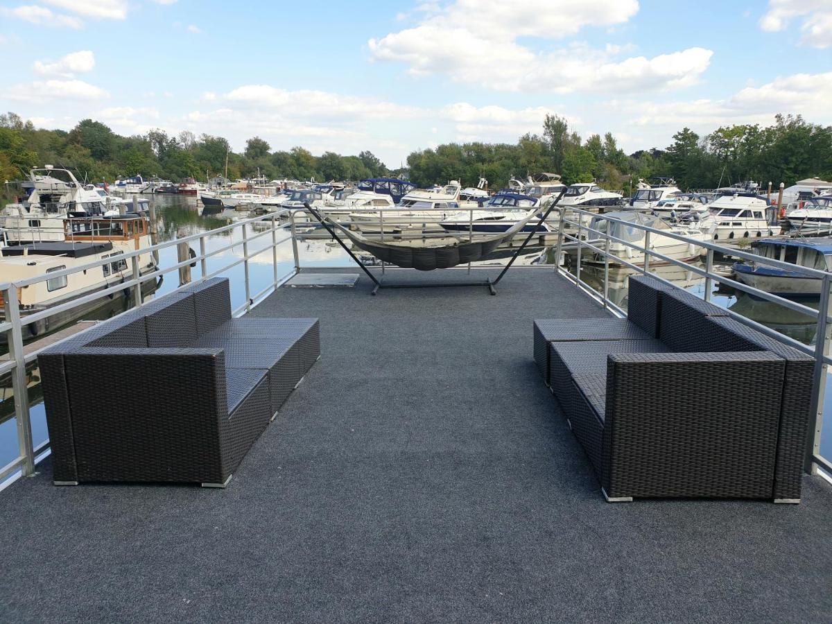 Bluebird House-Boat Ξενοδοχείο East Molesey Εξωτερικό φωτογραφία
